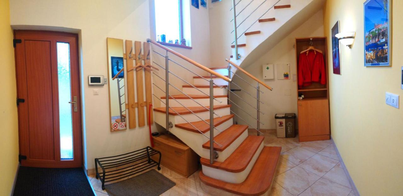 Lovely Apartment, Garden, Parking, Wifi, Netflix Prague Exterior photo